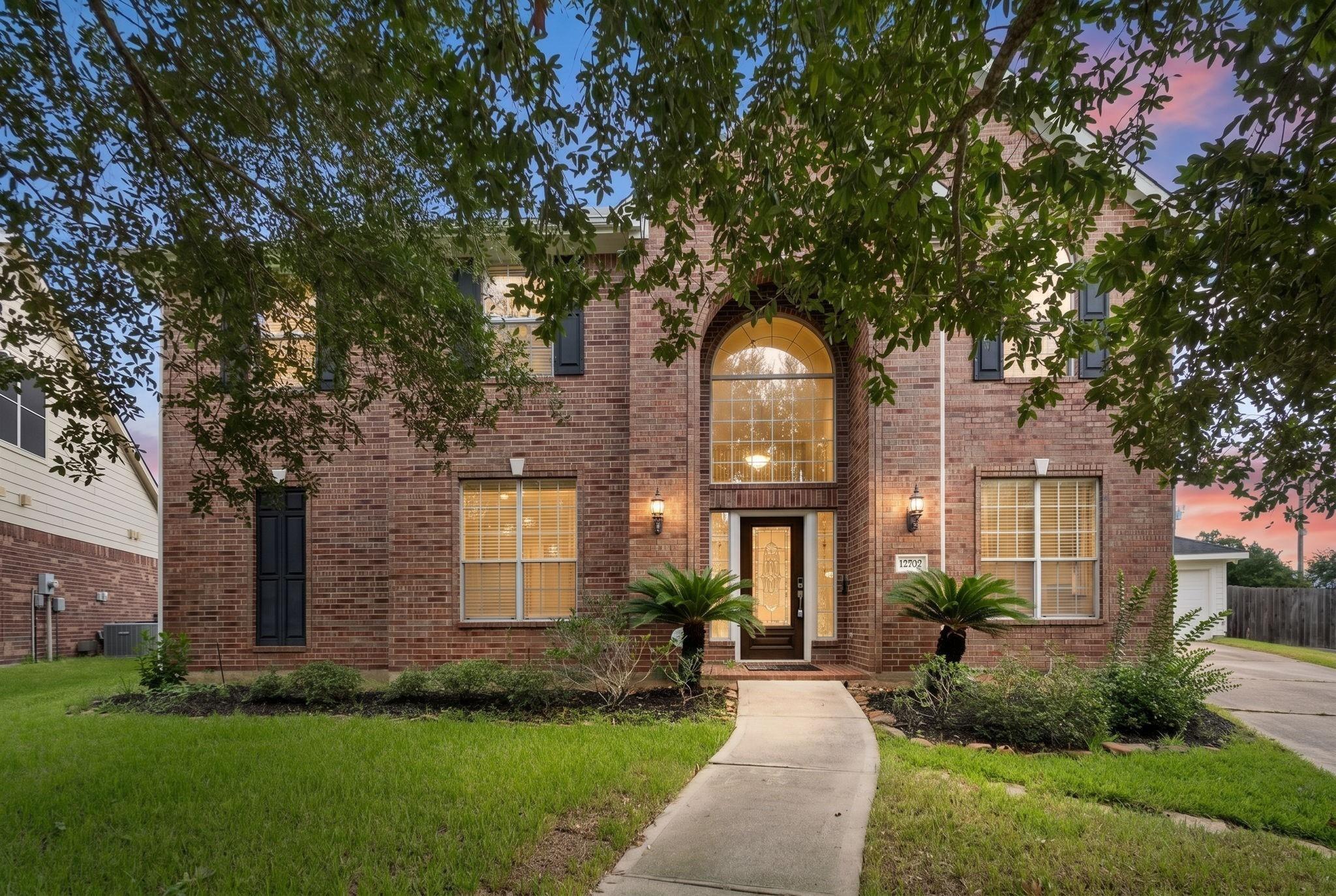 Robins Crest Dr, Tomball, TX 77377