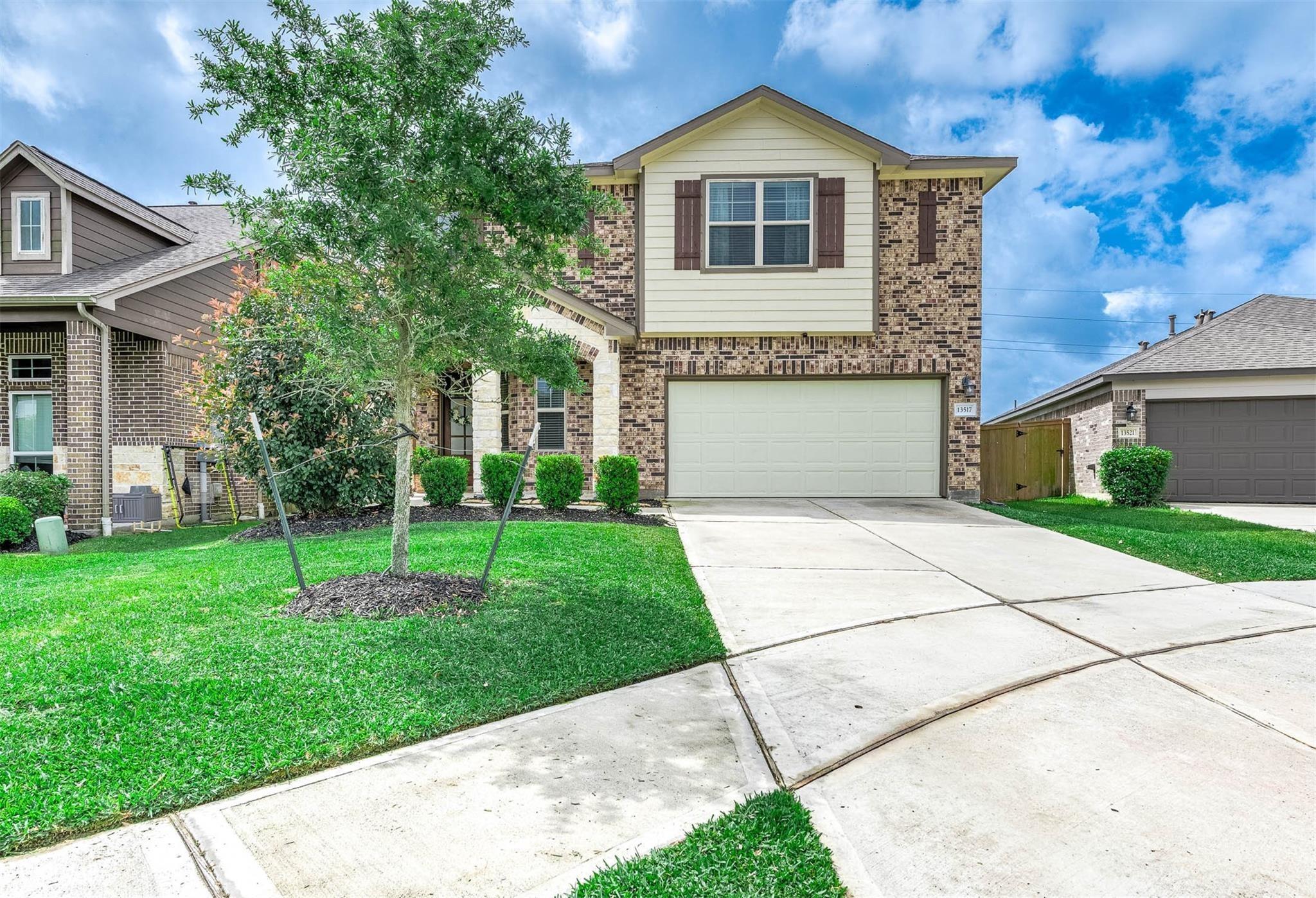 Emerald Mallard Dr, La Marque, TX 77568