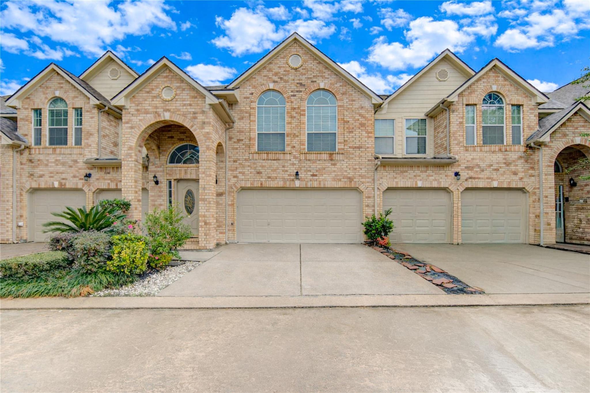 S Linpar Ct, Houston, TX 77040