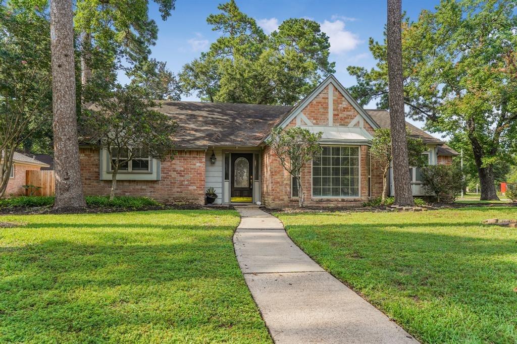 Maple Lakes Dr, Kingwood, TX 77339