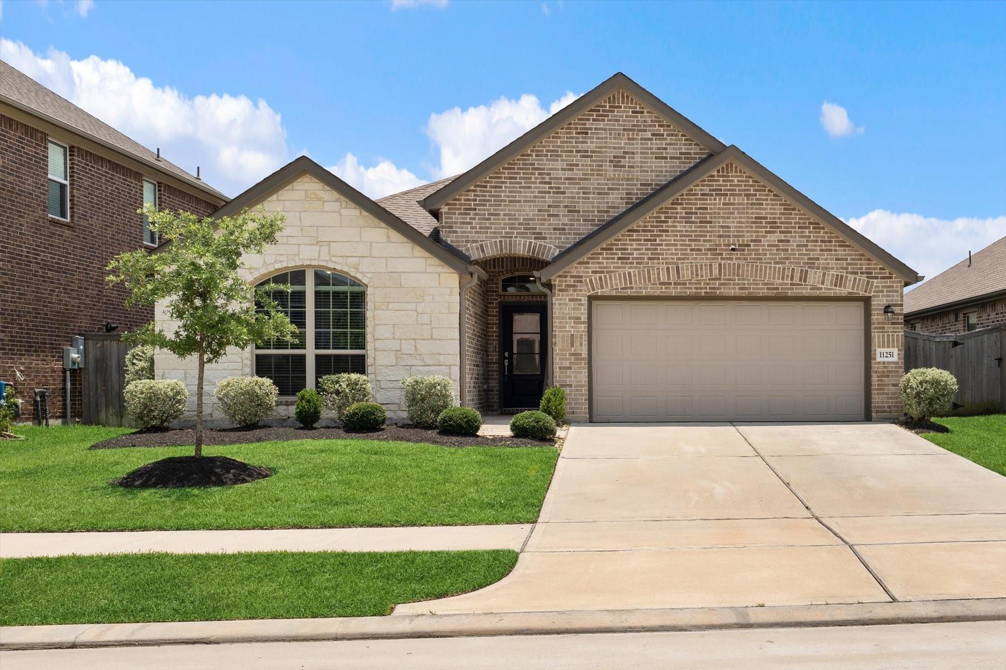 Stirton Dr, Tomball, TX 77375