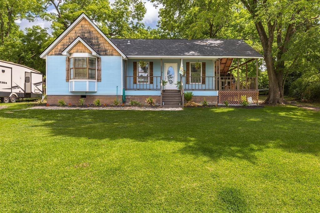 E Linn St, Huntington, TX 75949