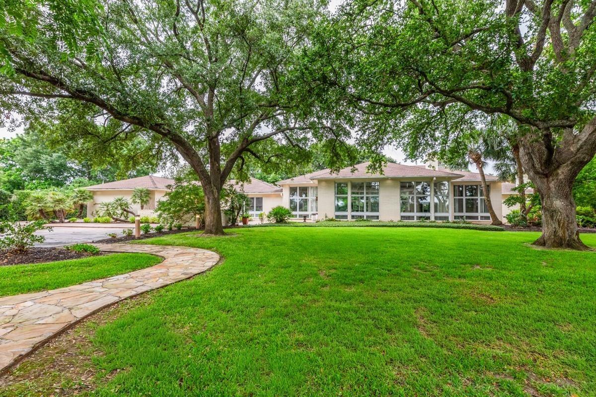 Merriman St, Port Neches, TX 77651