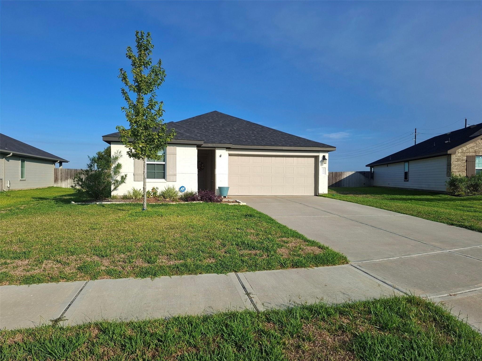 Thornbird Trl, Sealy, TX 77474