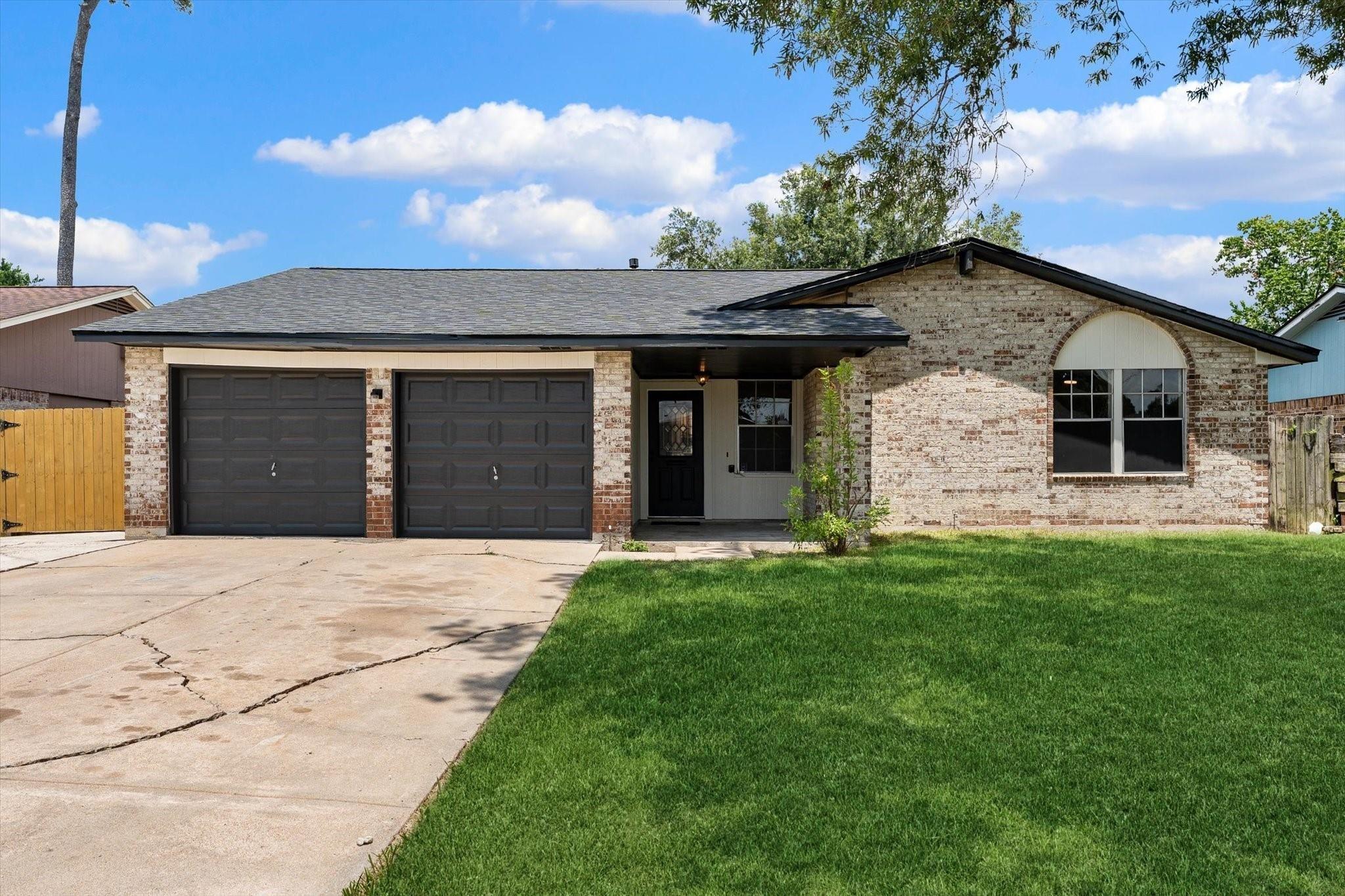 Crystalwood Dr, Houston, TX 77013