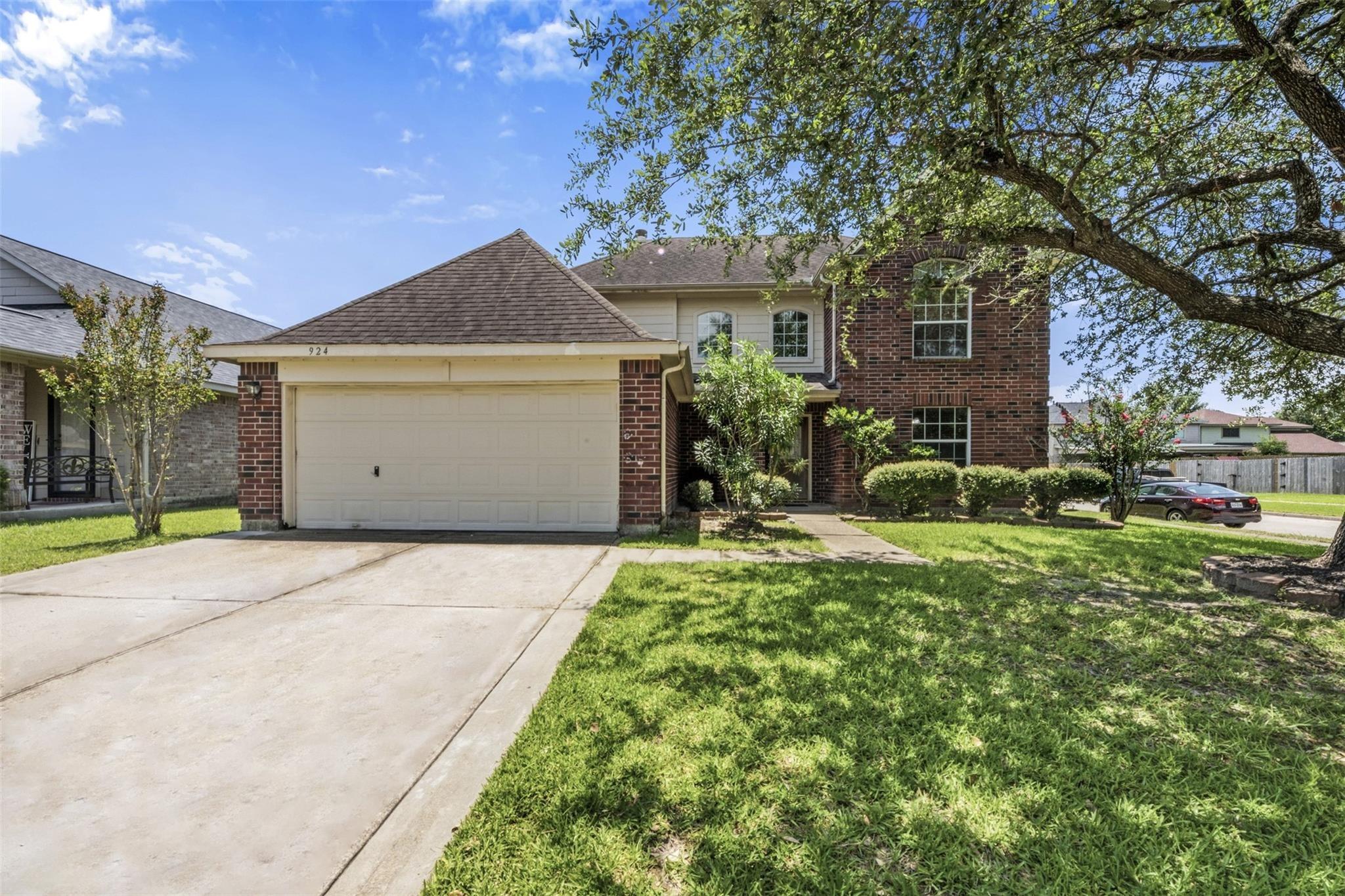 Chad, Baytown, TX 77521