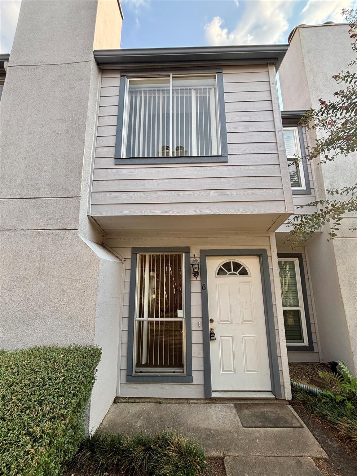 Fairdale Ln, Houston, TX 77057