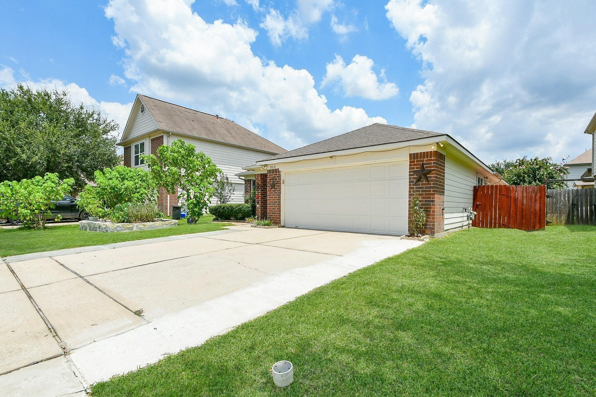 Turmeric Dr, Baytown, TX 77521