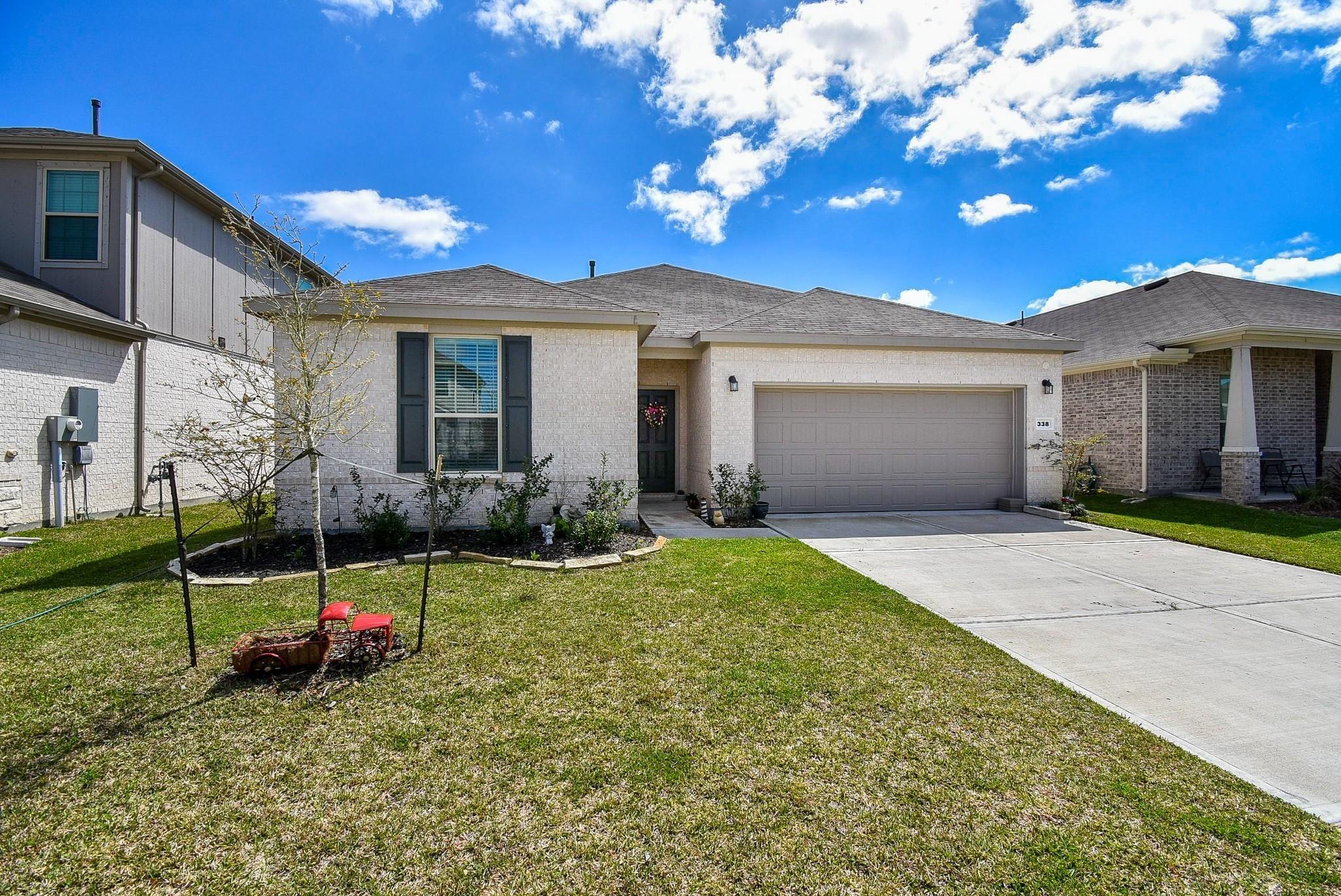 Paso Fino Dr, Alvin, TX 77511