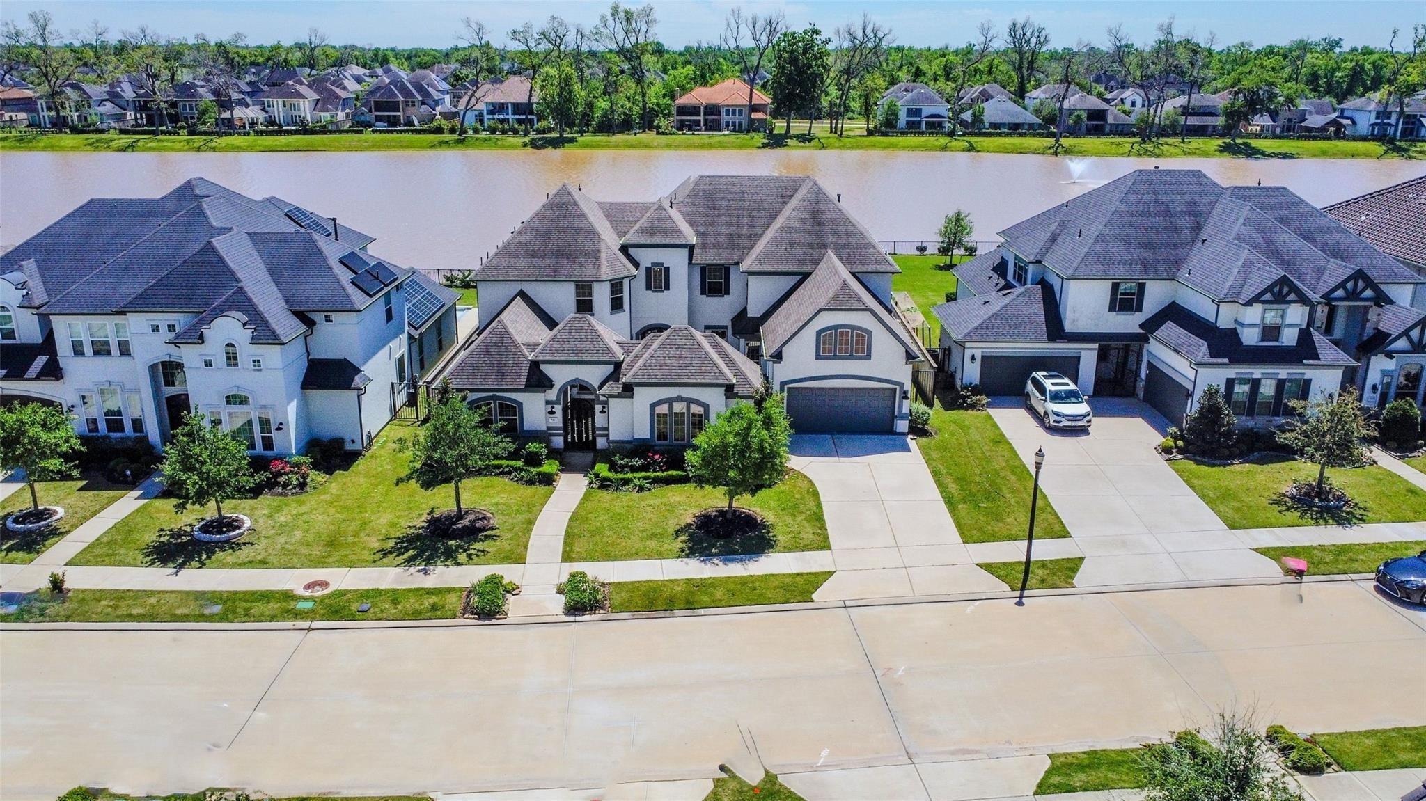 Priamus Dr, Missouri City, TX 77459