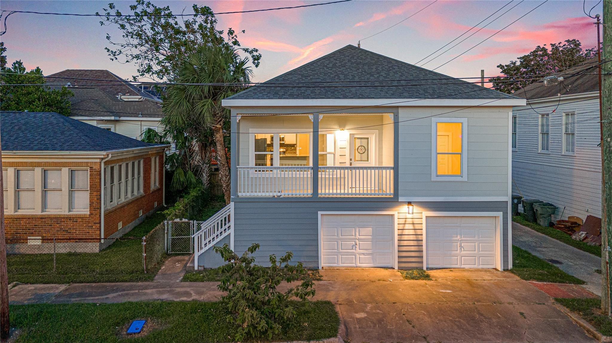 27th St, Galveston, TX 77550