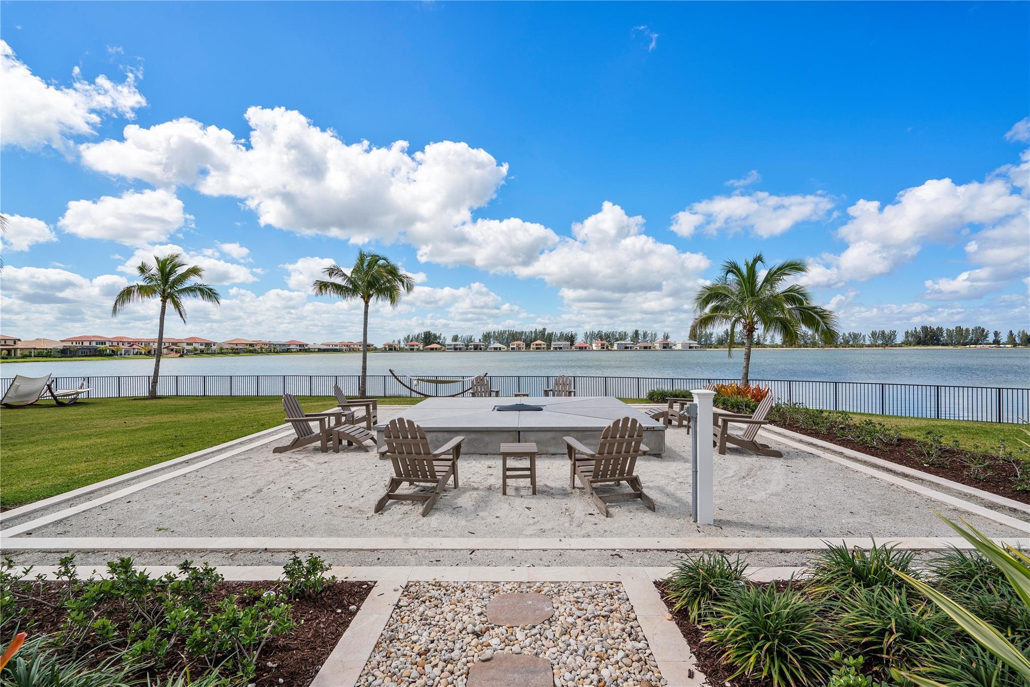N Baypoint Cir, Parkland, FL 33076