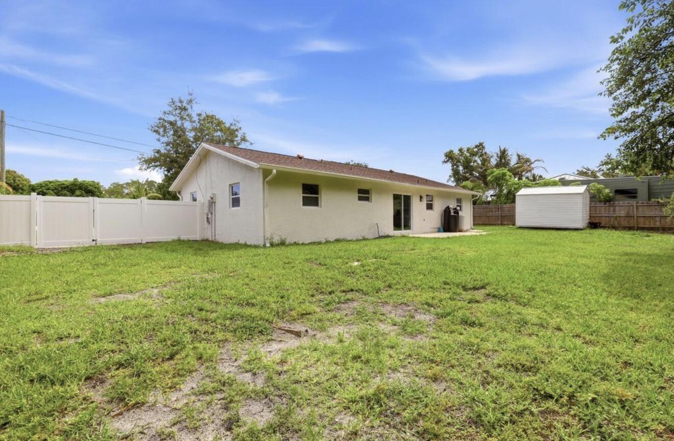 Los Angeles Dr, Loxahatchee, FL 33470