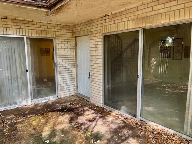 Sw 24th St, North Lauderdale, FL 33068