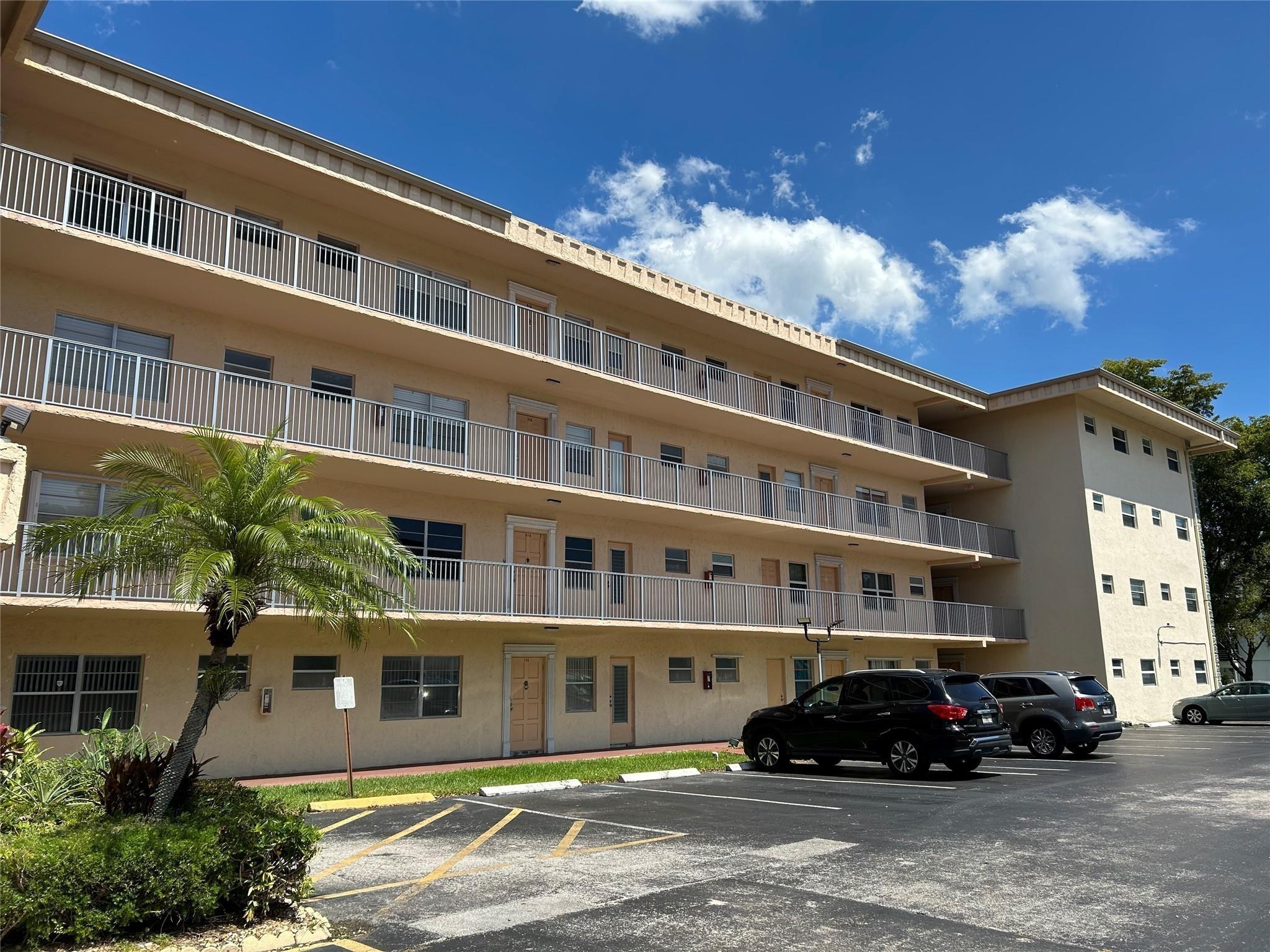 Nw 41st St, Lauderdale Lakes, FL 33319