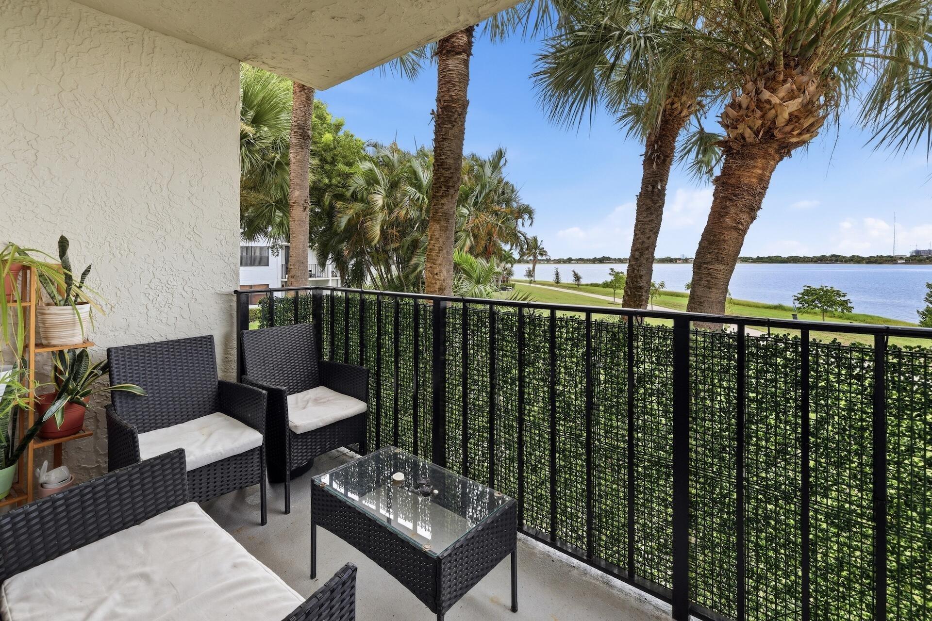 Executive Center Dr, West Palm Beach, FL 33401