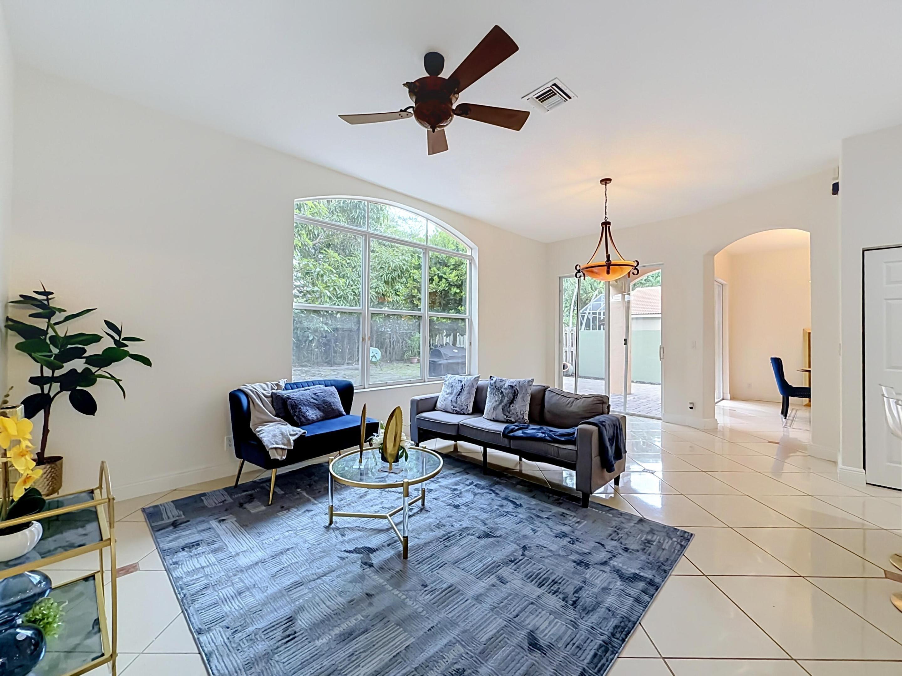 Lurais Dr, Lake Worth, FL 33463