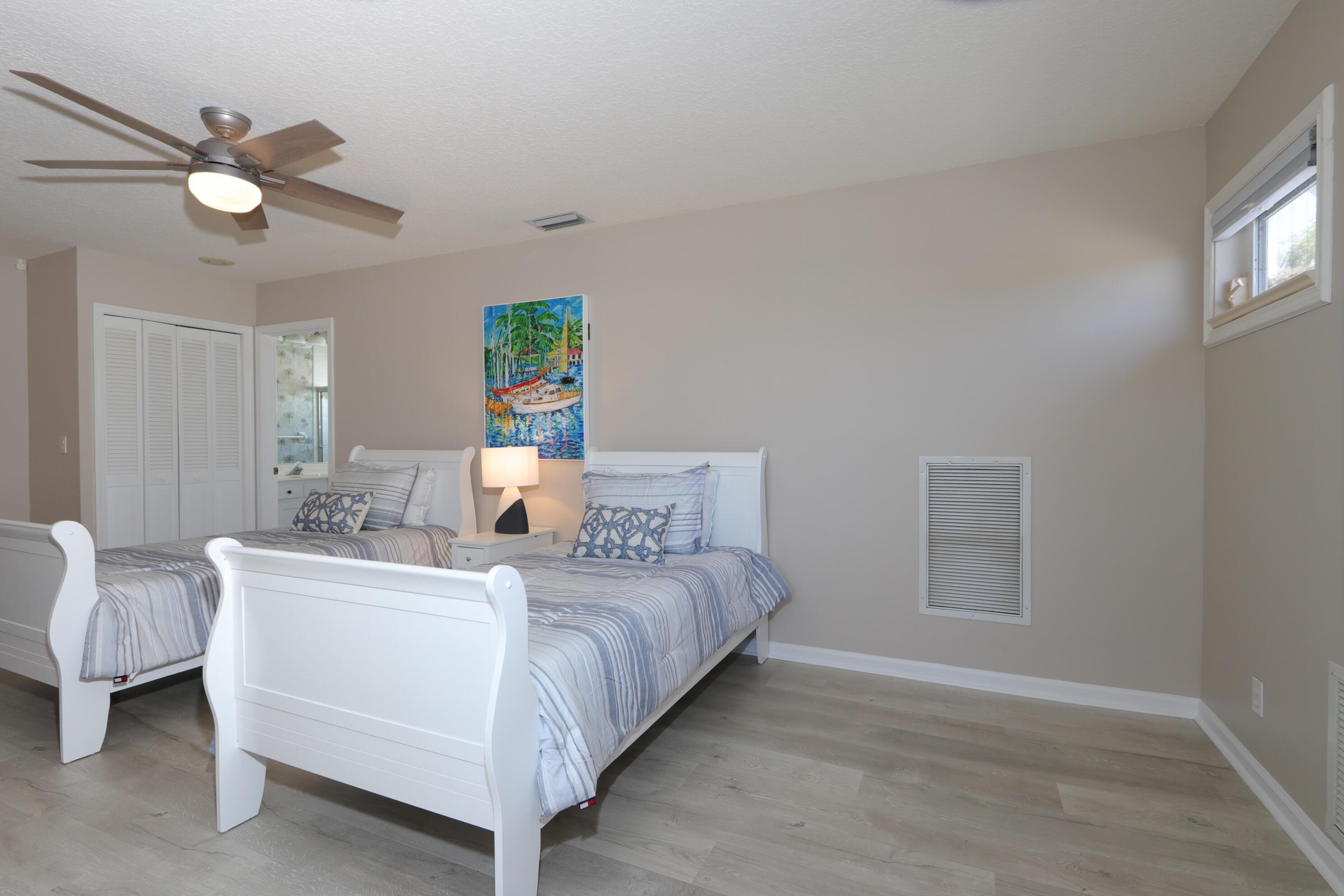 Seaside Ln, Juno Beach, FL 33408