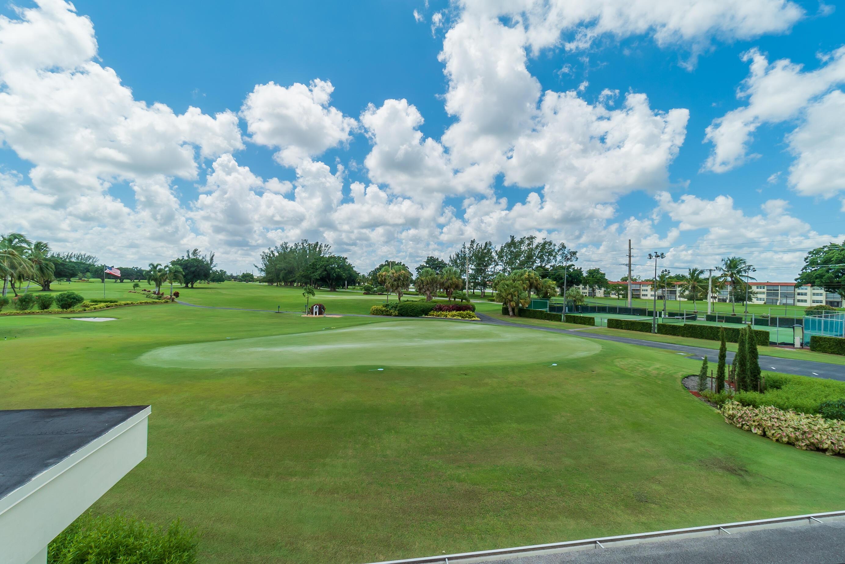 S Hollybrook Lake Dr, Pembroke Pines, FL 33025