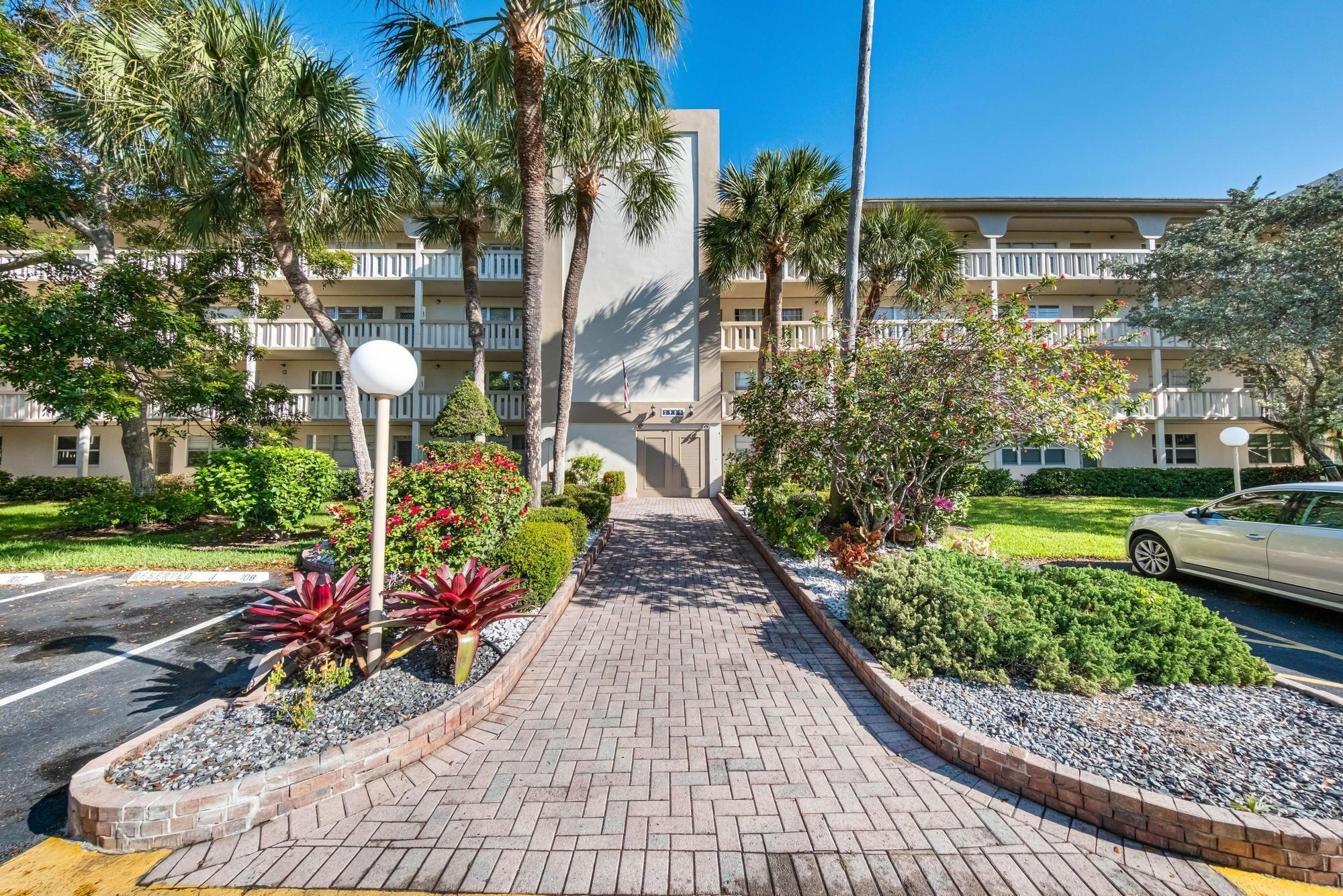 Victoria Pl, Coconut Creek, FL 33066