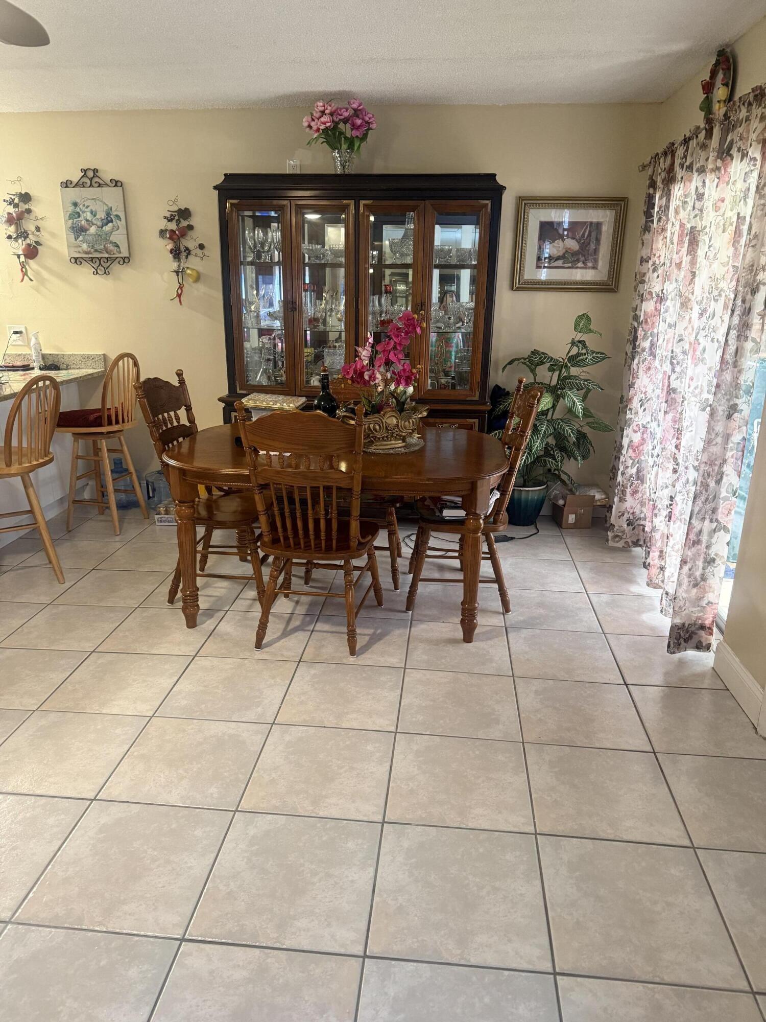 La Palmas Ct, Greenacres, FL 33463