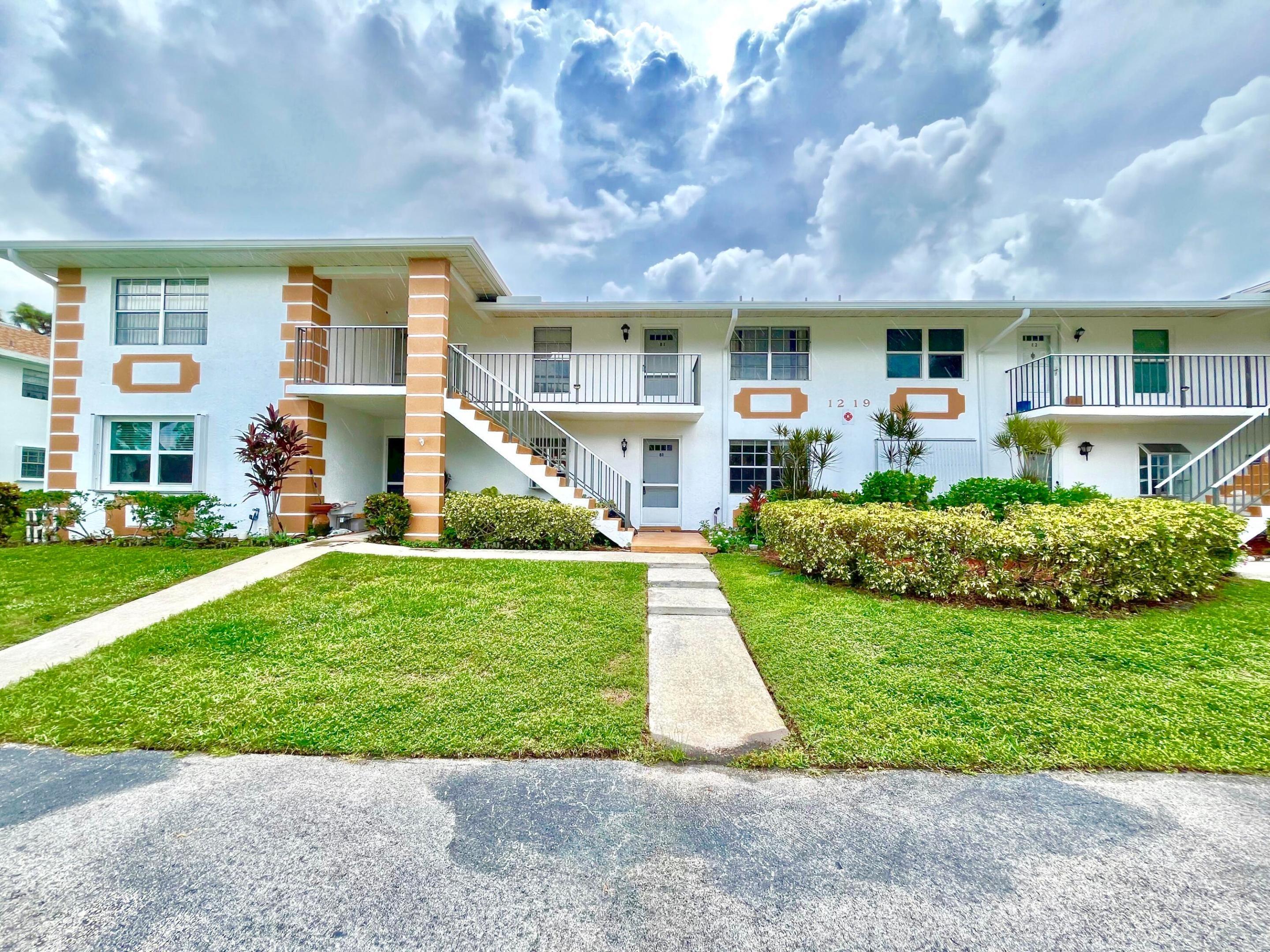 S Lakes End Dr, Fort Pierce, FL 34982