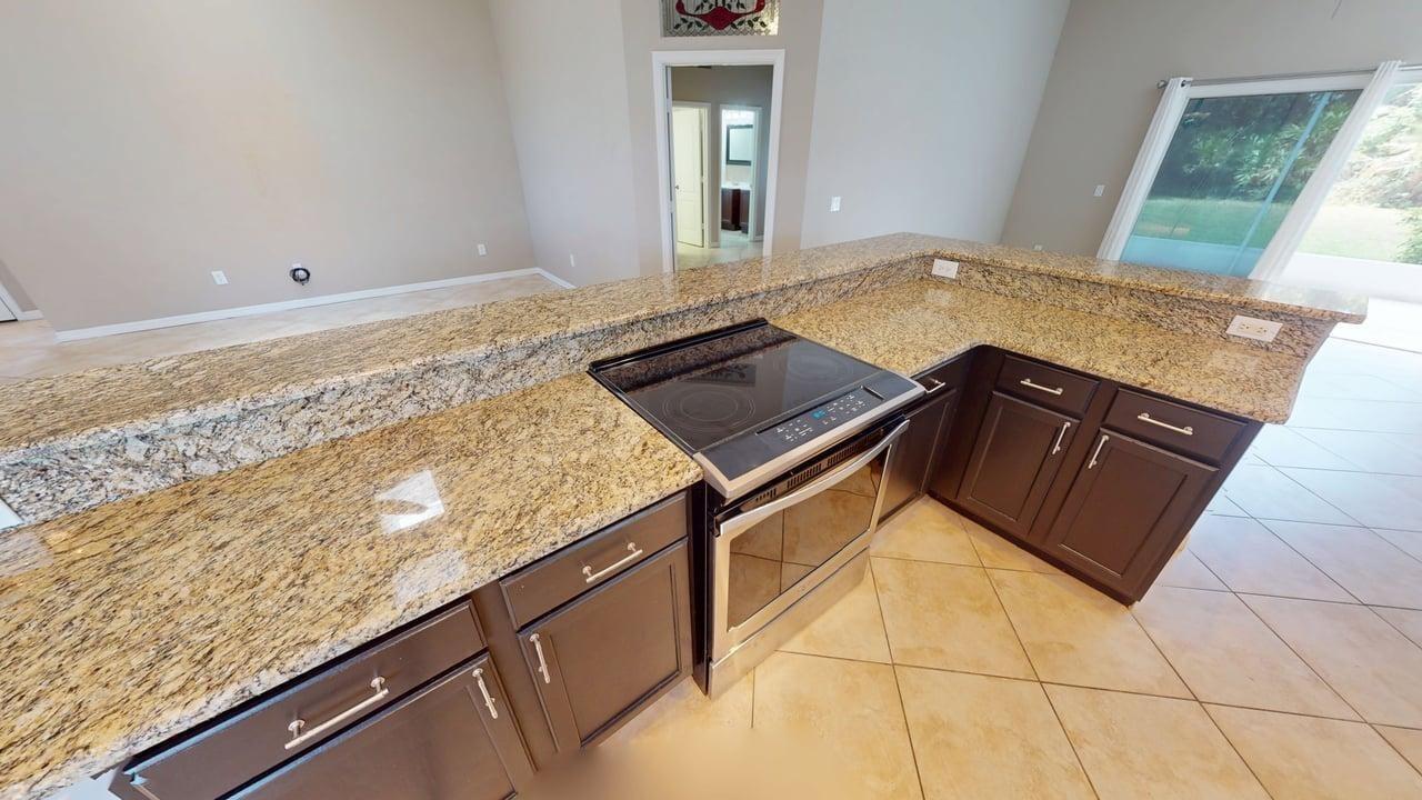 Sw Saint Martins Cv, Port Saint Lucie, FL 34986