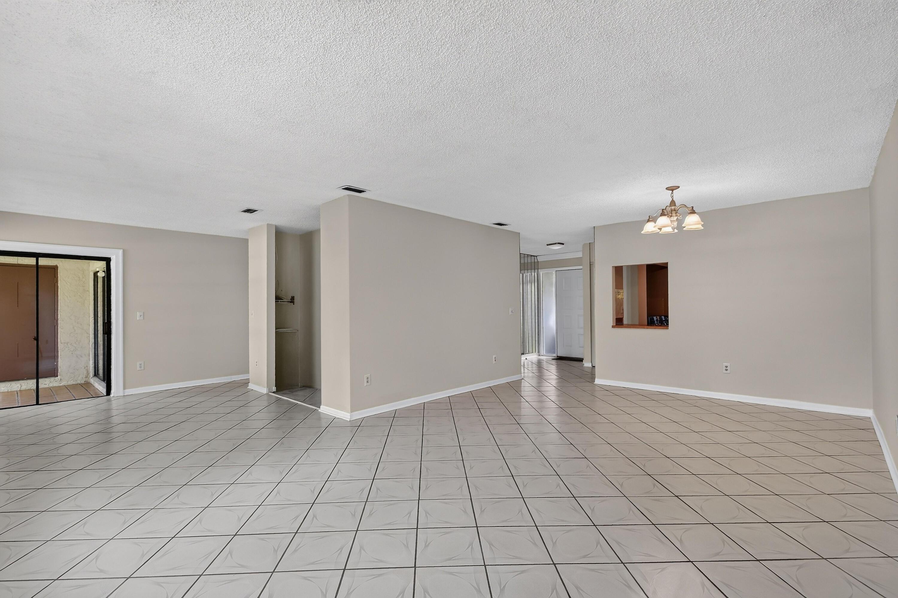 Conaskonk Cir, Royal Palm Beach, FL 33411