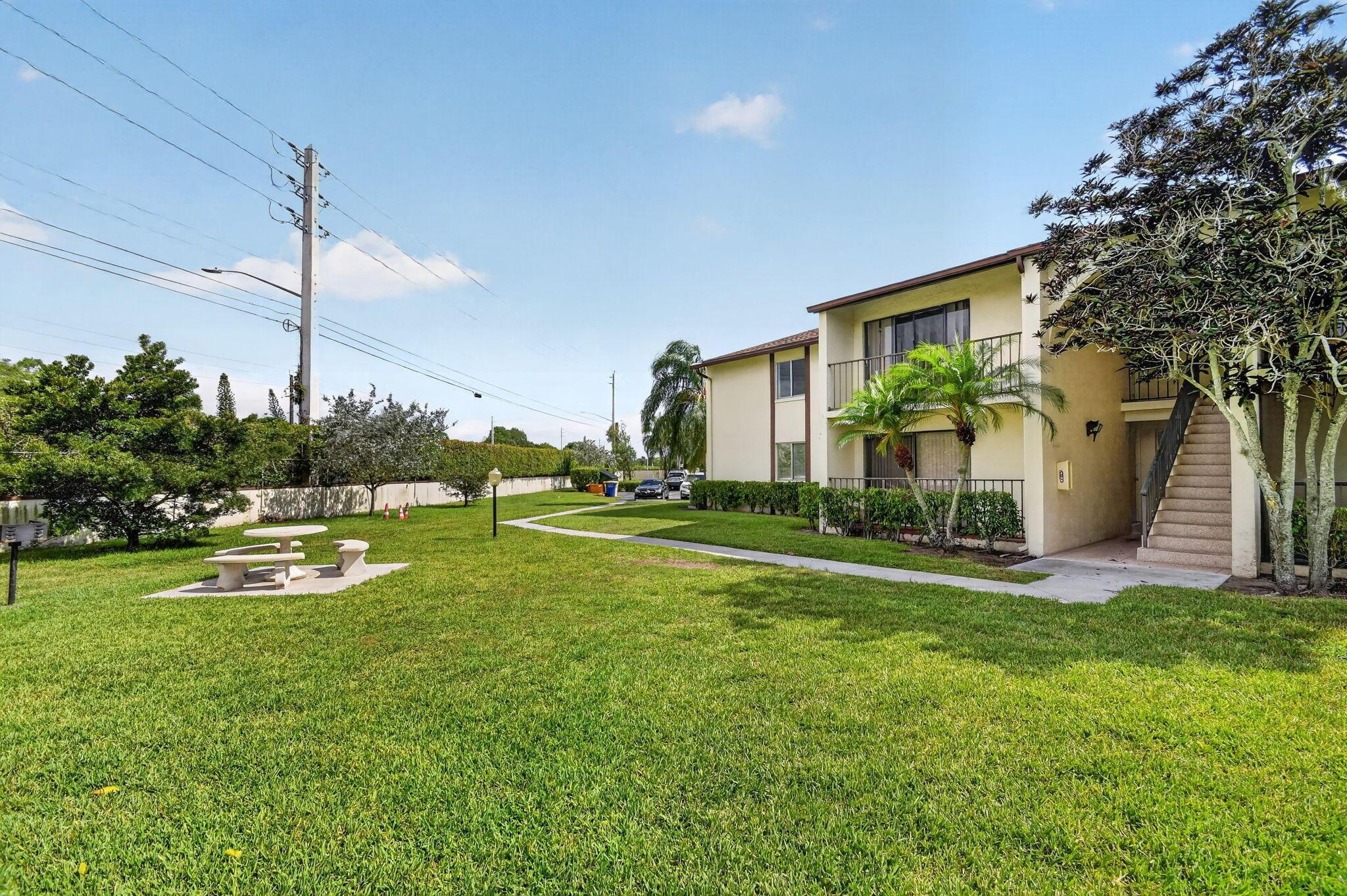 Sable Pine Cir, West Palm Beach, FL 33417