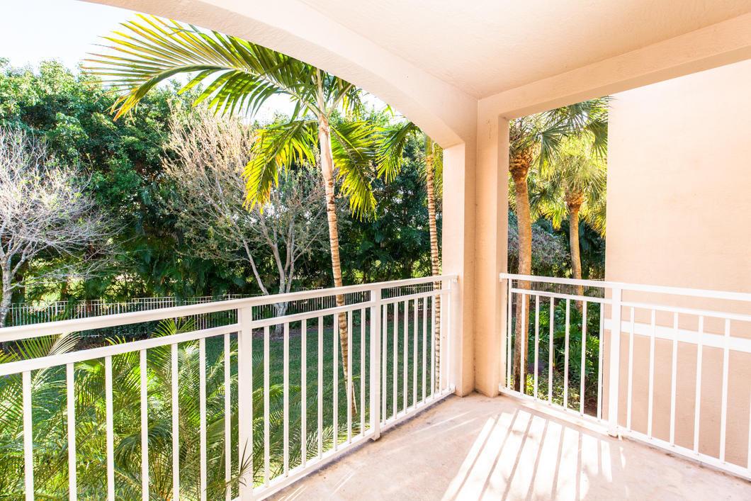 Emerald Dunes Dr, West Palm Beach, FL 33411