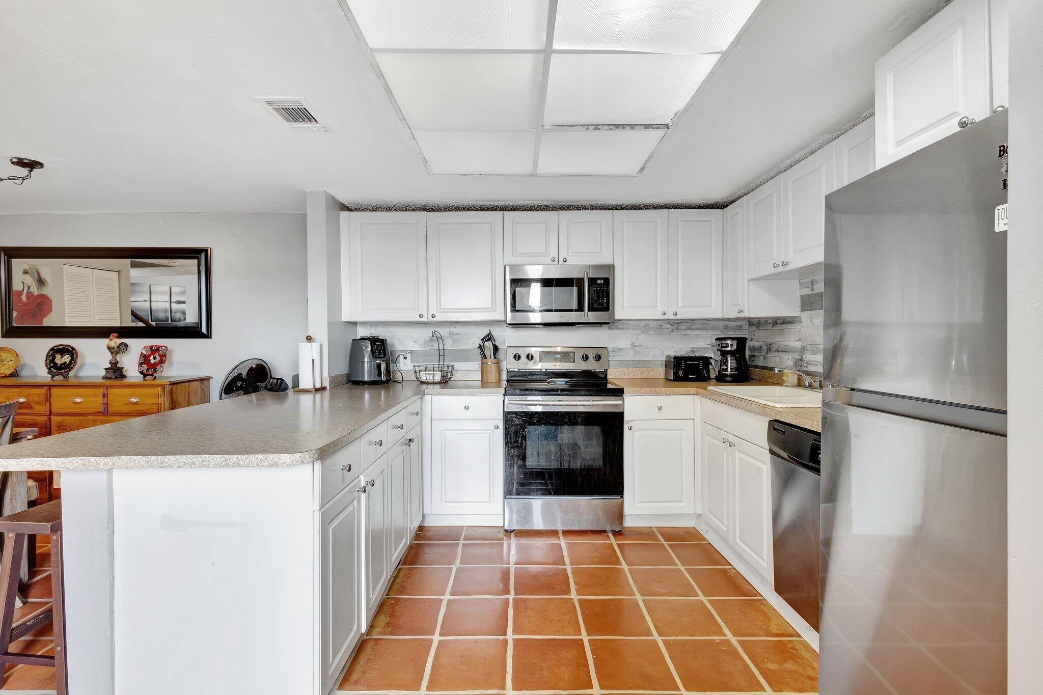 Shaker Cir, Wellington, FL 33414