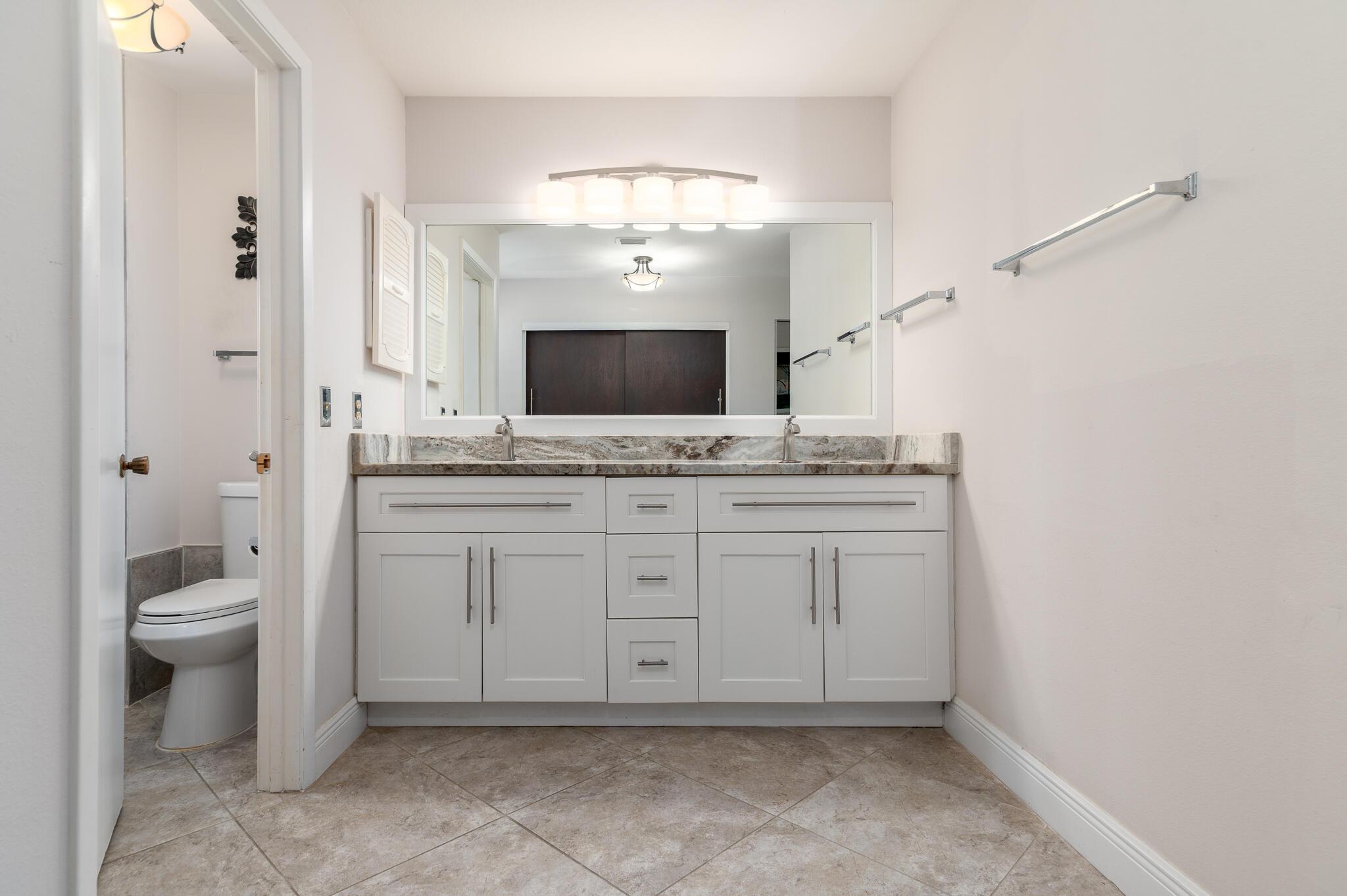 Se Sandpiper Cir, Port Saint Lucie, FL 34952