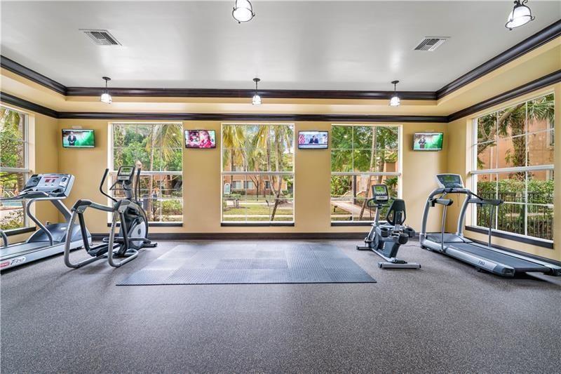 N Nob Hill Rd, Tamarac, FL 33321