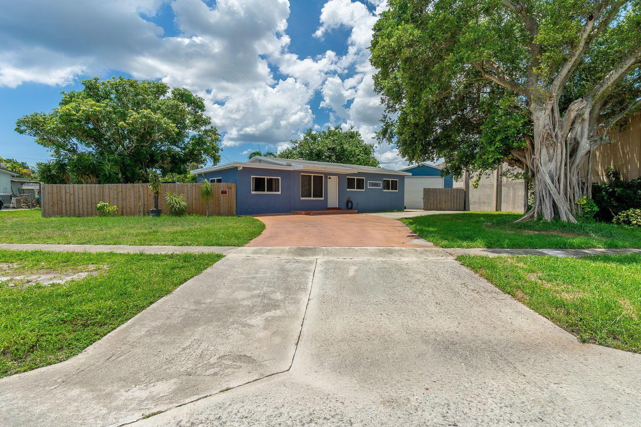 W Drew St, Lantana, FL 33462