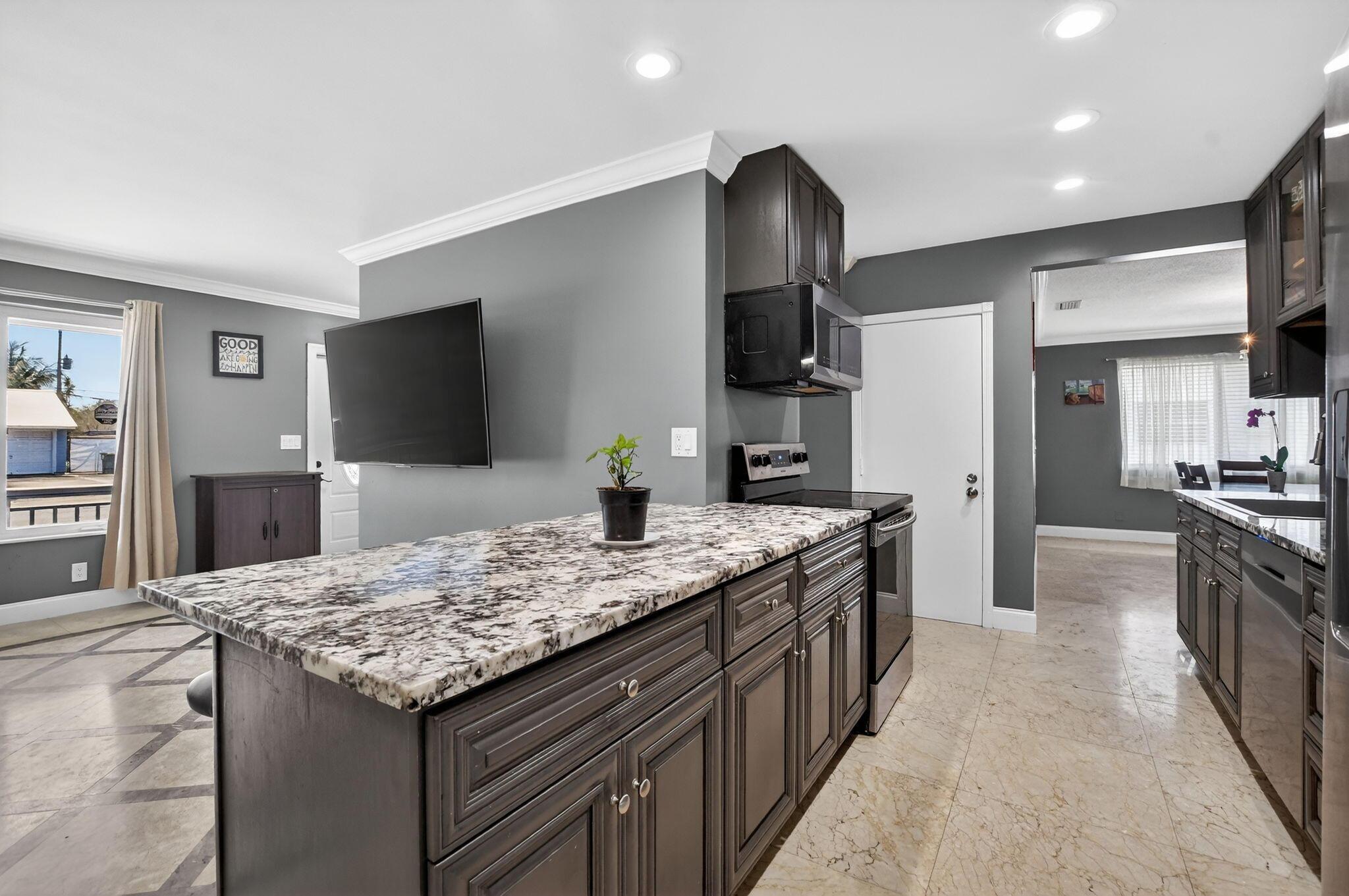 Sw 5th St, Boca Raton, FL 33432