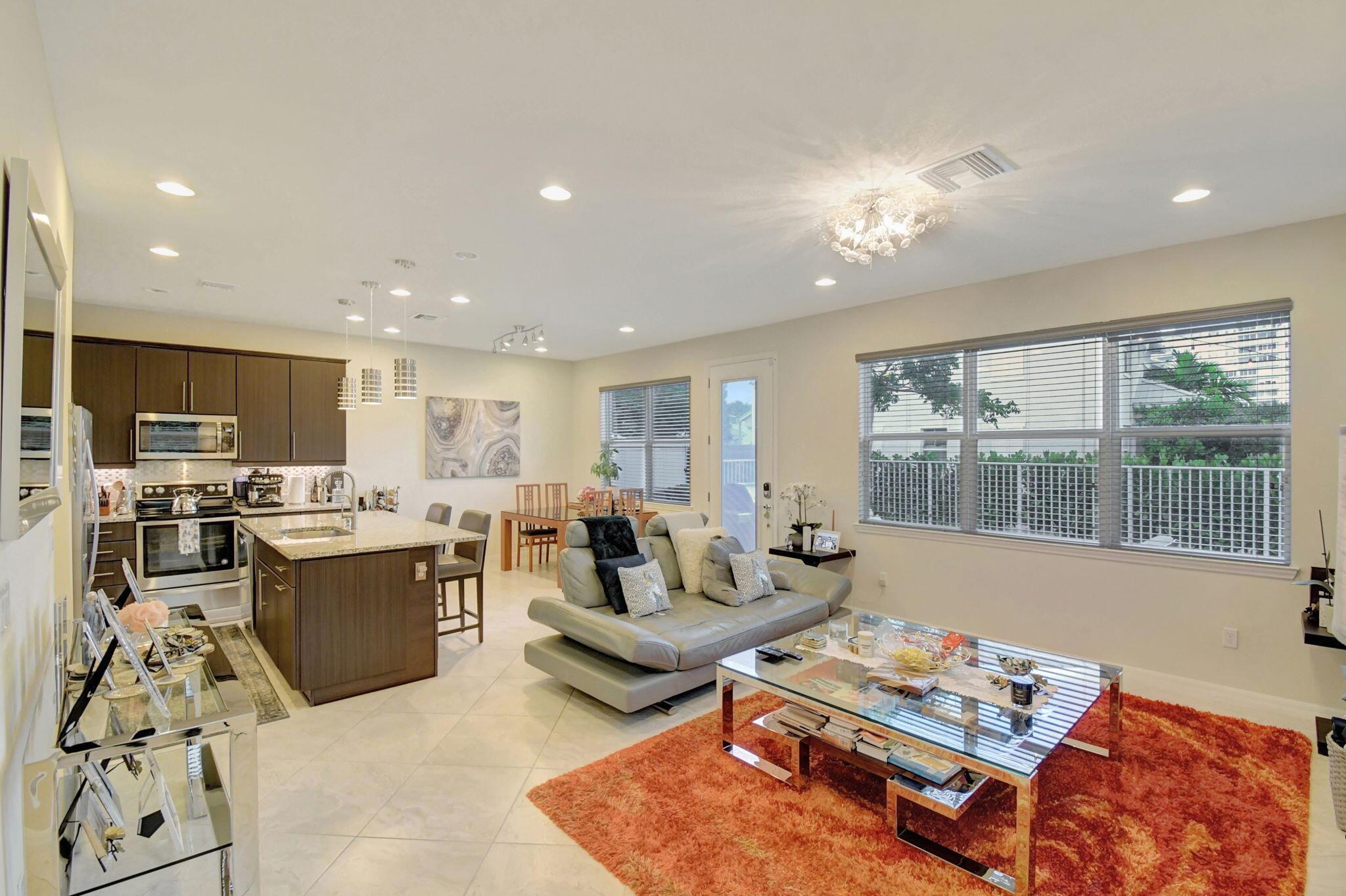 Banyan Dr, Hollywood, FL 33021