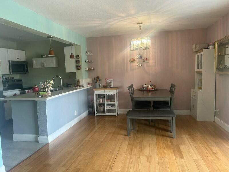 Blueberry Ct, Lauderhill, FL 33313