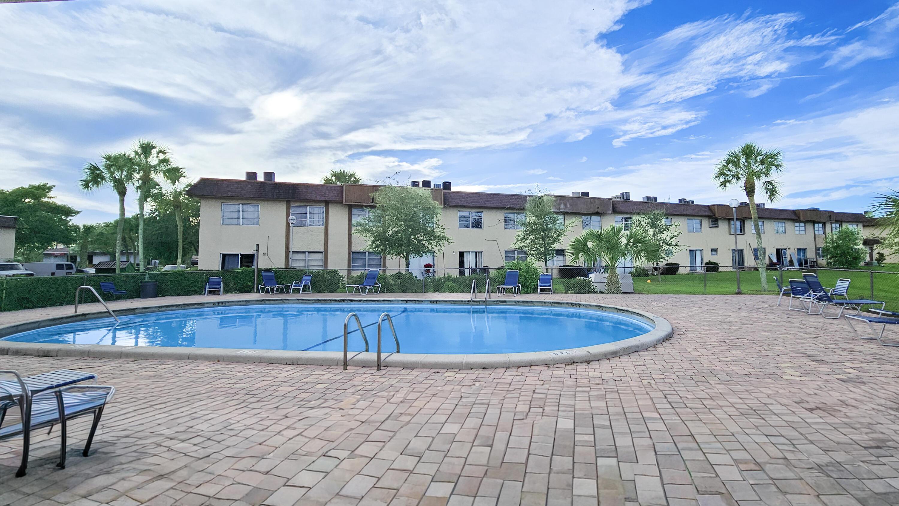 Lakeside Dr, Margate, FL 33063