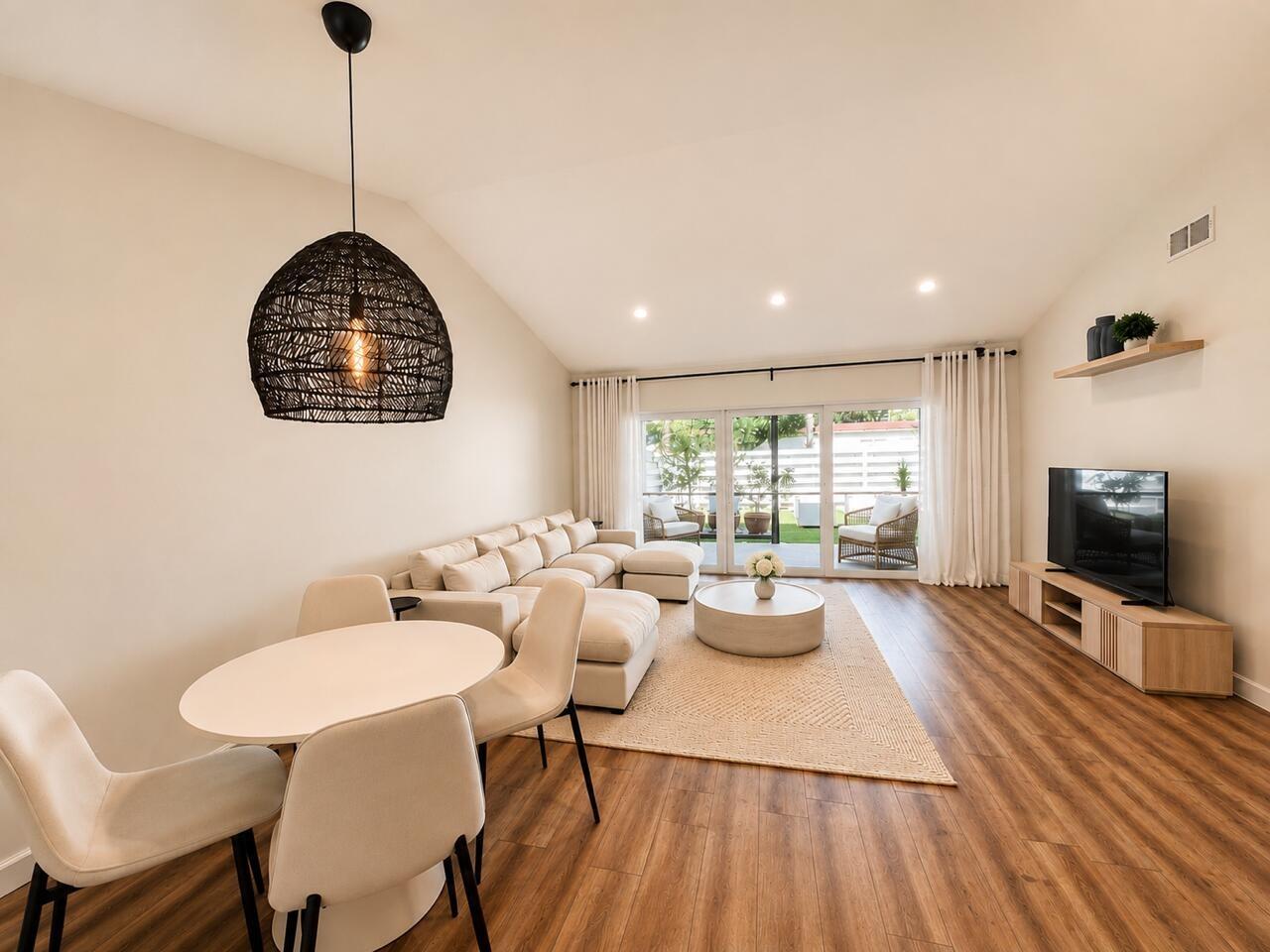 Coronado Ave, Boca Raton, FL 33433
