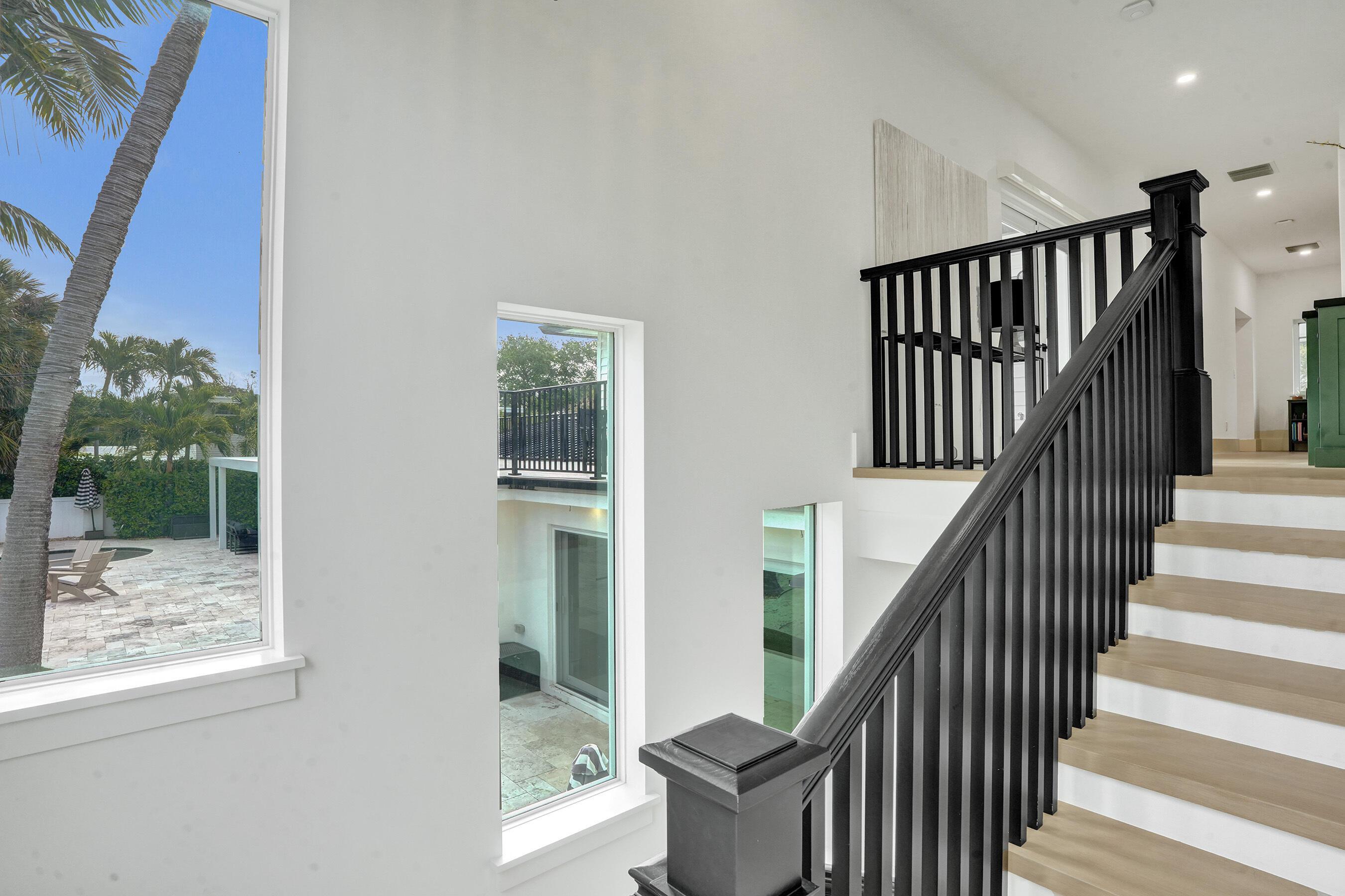 Ne 12th St, Fort Lauderdale, FL 33304