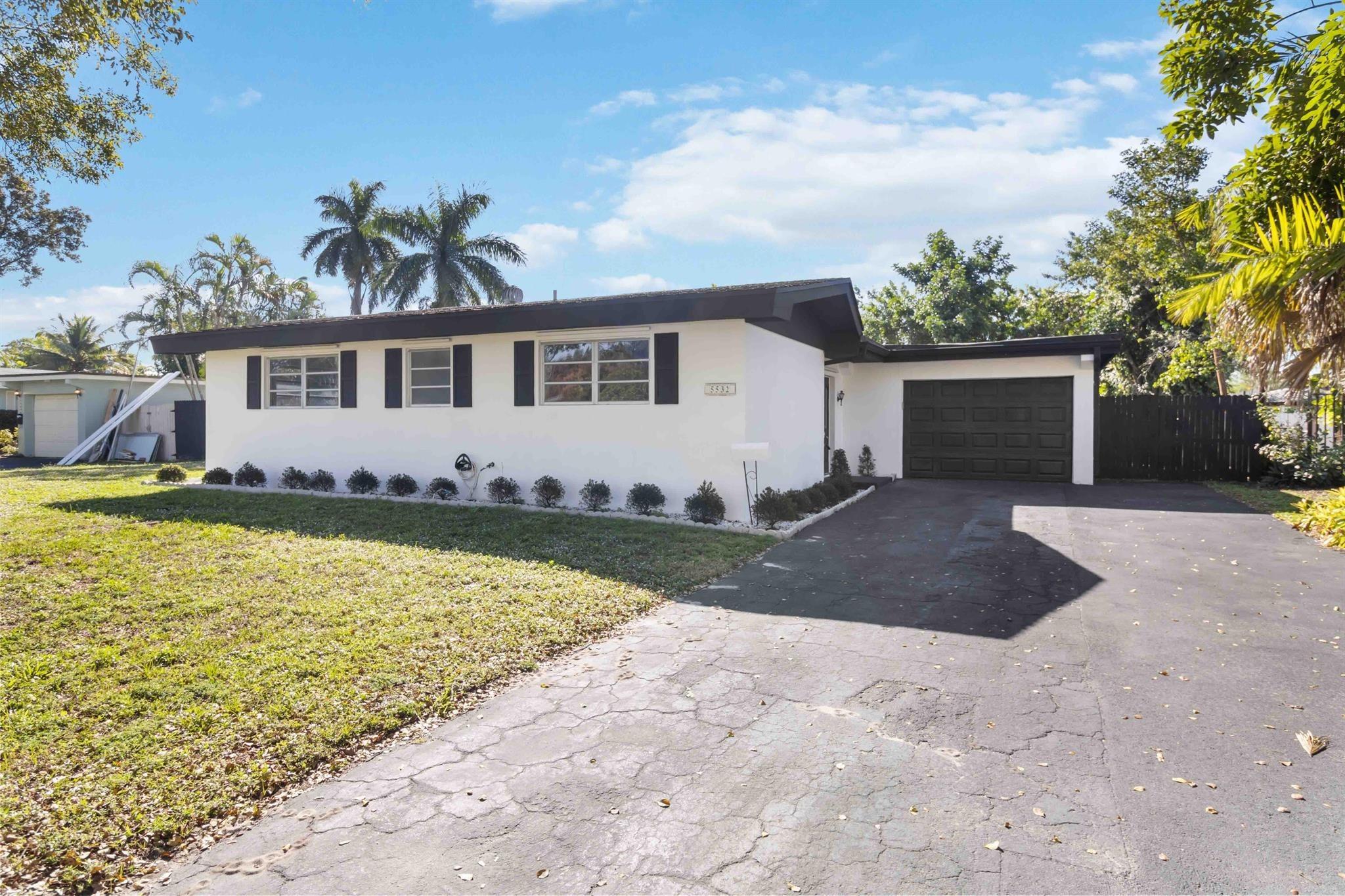 Sw 1st St, Plantation, FL 33317