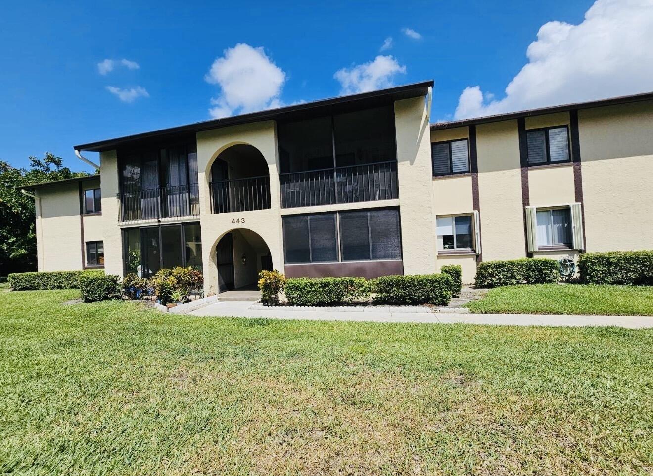 Pine Glen Ln, Greenacres, FL 33463