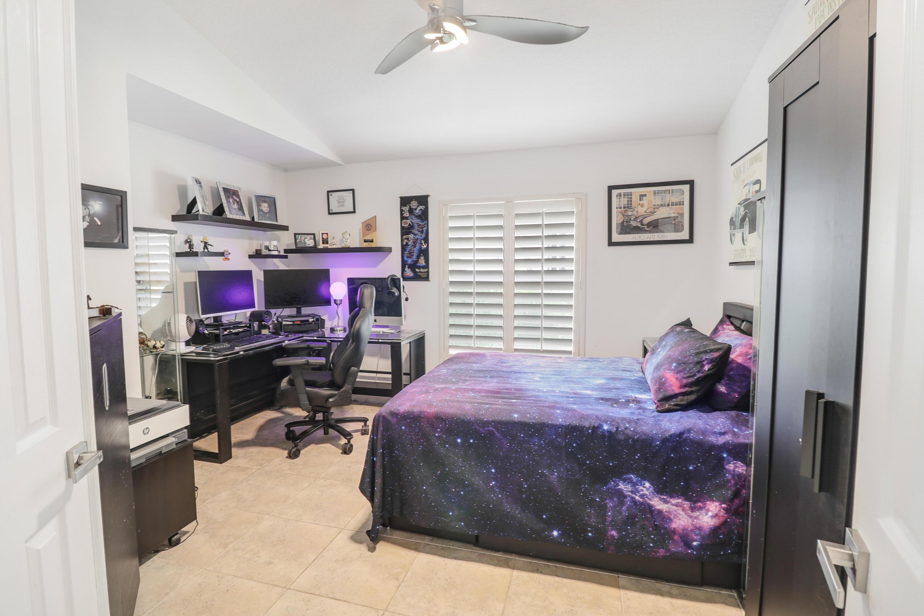 Fountains Dr S, Lake Worth, FL 33467