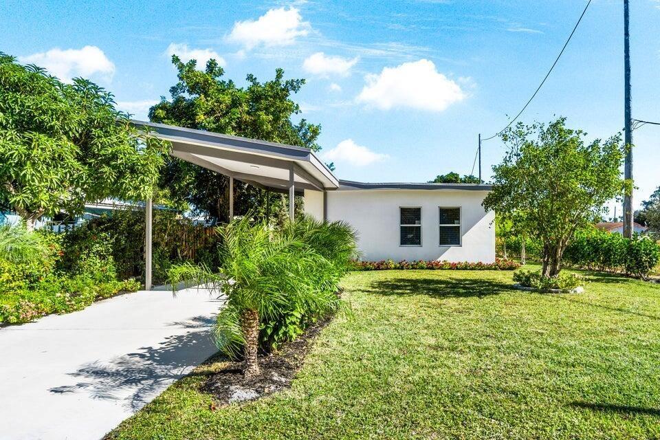 Greenwood Ave, West Palm Beach, FL 33407