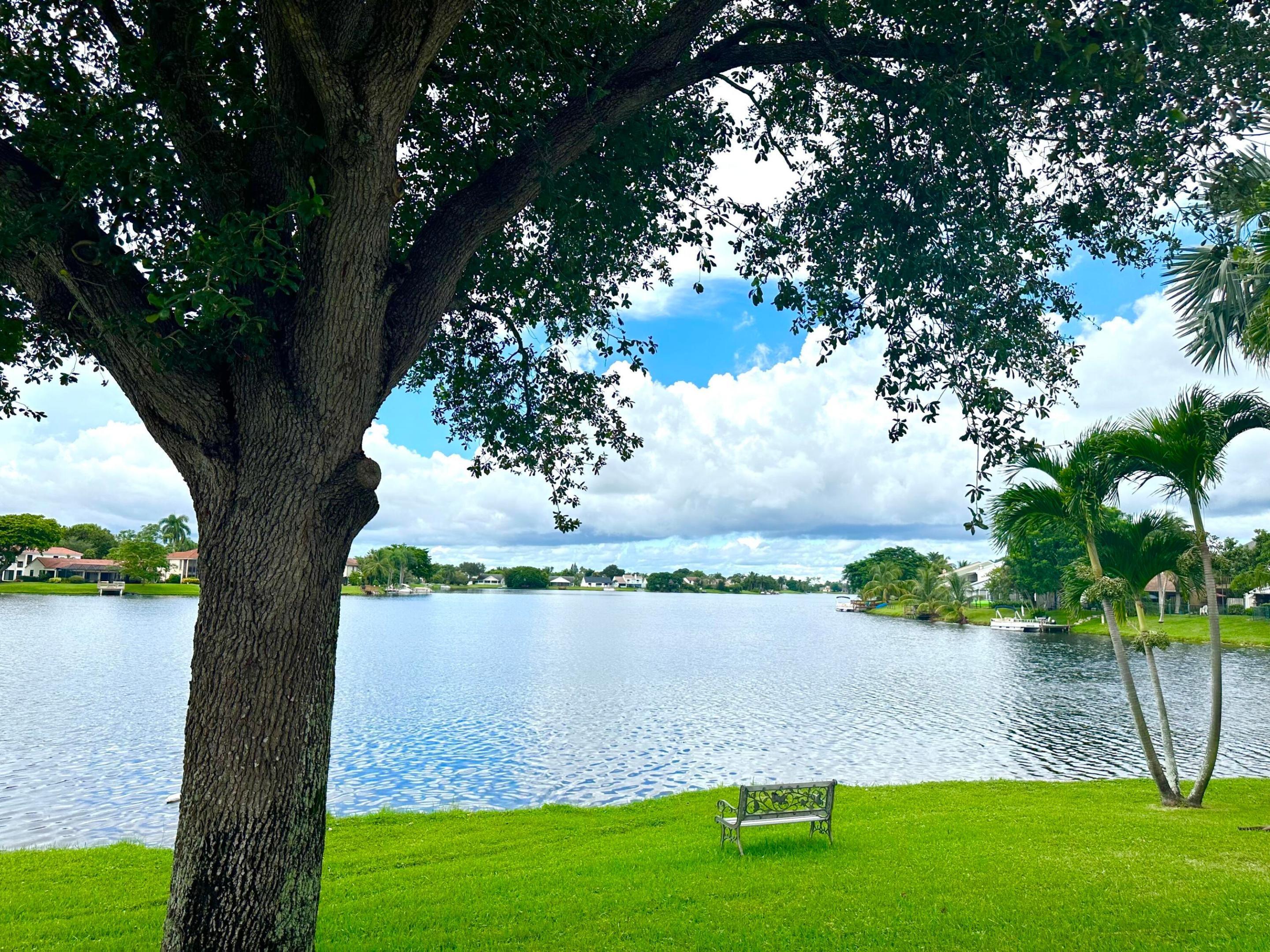 Sunset Point Cir, Wellington, FL 33414