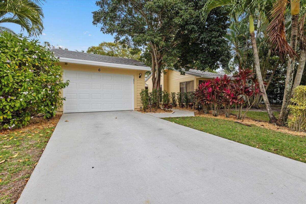 S Pine Ct, Palm Beach Gardens, FL 33418