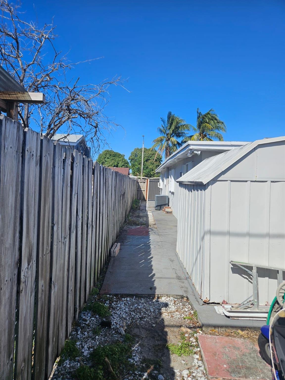 Nw 12th St, Miami, FL 33125