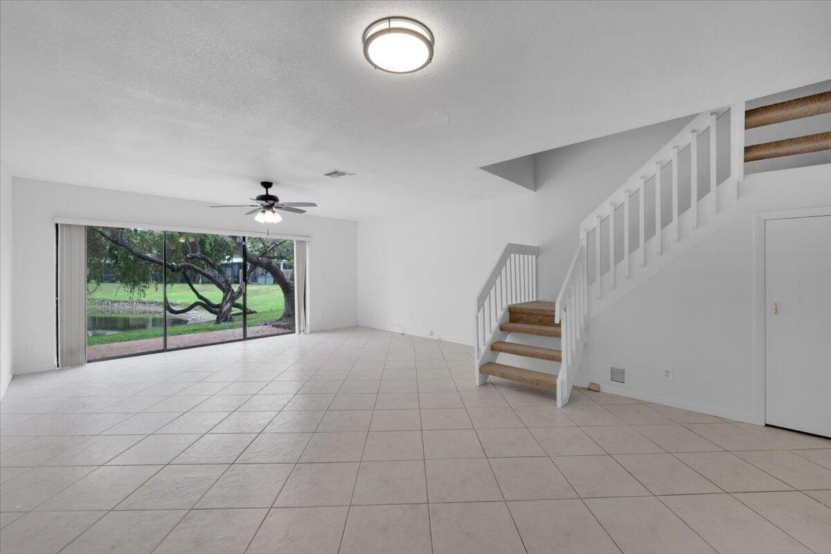 Nw 82nd Ave, Lauderhill, FL 33351