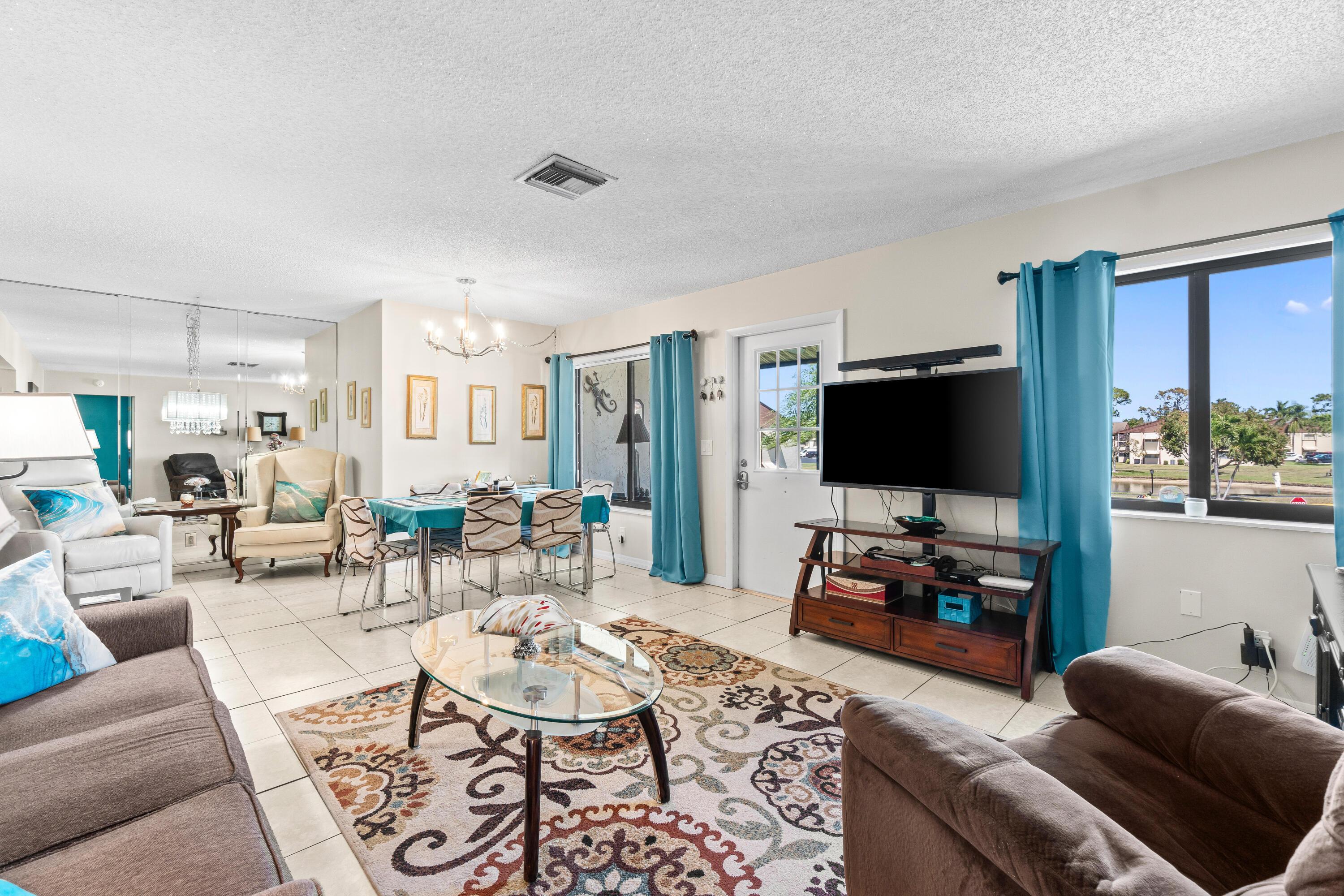 La Aires Ct, Greenacres, FL 33463