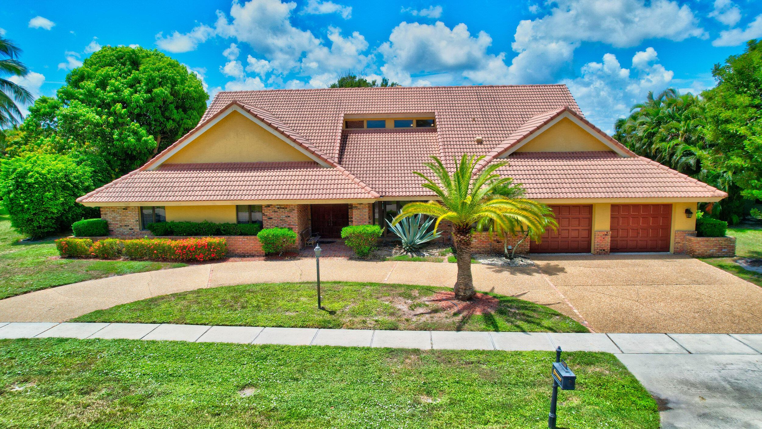 Equestrian Dr, Boca Raton, FL 33434